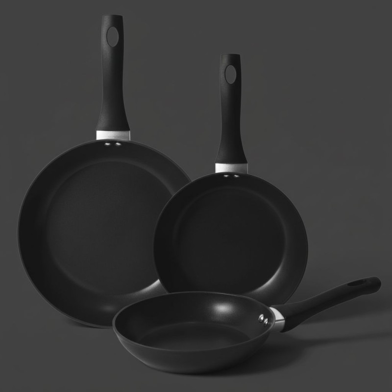 Design "Total Black" con manico che non si surriscalda, per una presa comoda e sicura durante la cottura. Design "Total Black" con manico che non si surriscalda, per una presa comoda e sicura durante la cottura.