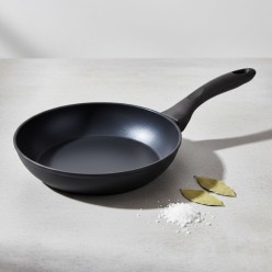Padella in Alluminio Forgiato e Ceramica: Versatilità e Cucina Sana