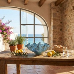 Centrotavola L'Oca Nera in Ceramica Blu: Design a Onde e Stile Moderno