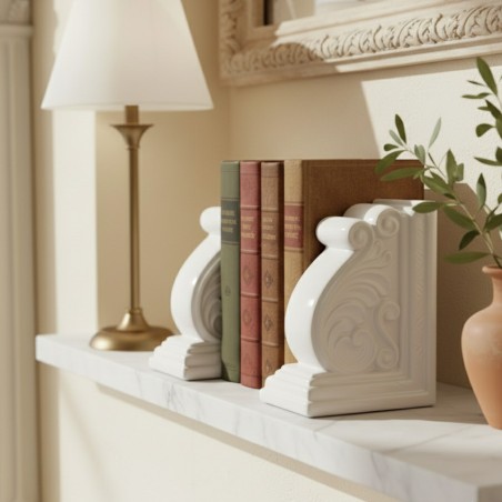 Coppia di Fermalibri dal Design Classico Capitello in Ceramica Bianca