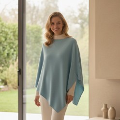 Collezione Poncho Pandora: l'Eleganza e il Mito Made in Italy