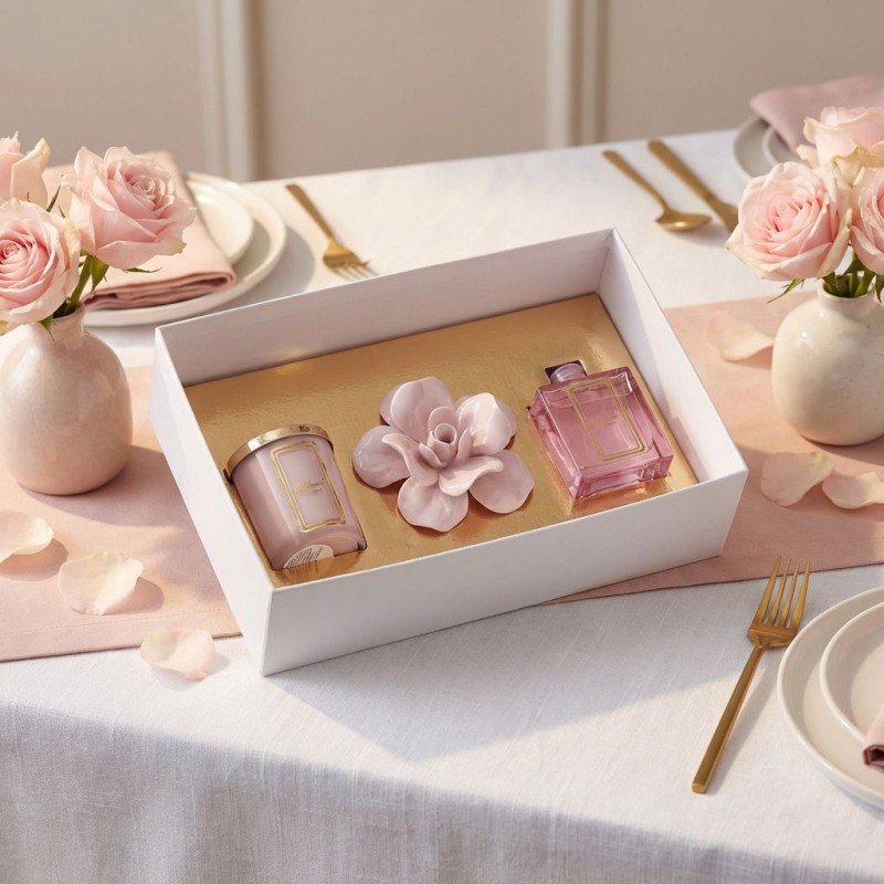 Cofanetto Regalo Melaverde "Fiore" – Set Profumatore 100ml + Candela | Rosa Antico Cofanetto Regalo Melaverde "Fiore" – Set Profumatore 100ml + Candela | Rosa Antico