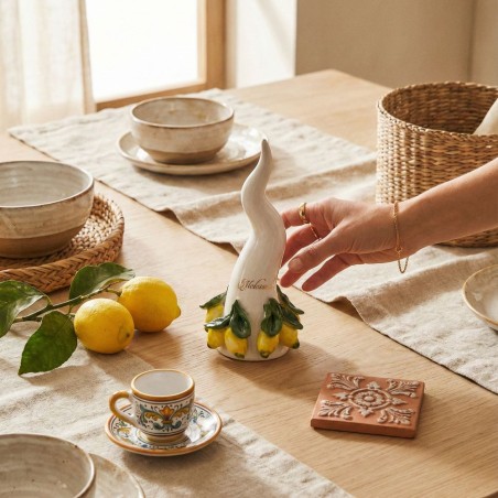 Corno Portafortuna "Anima Mediterranea" in Ceramica Bianca con Limoni