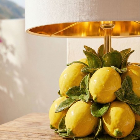 Illumina i tuoi spazi con l'eleganza italiana. Lume in autentica ceramica di Capodimonte