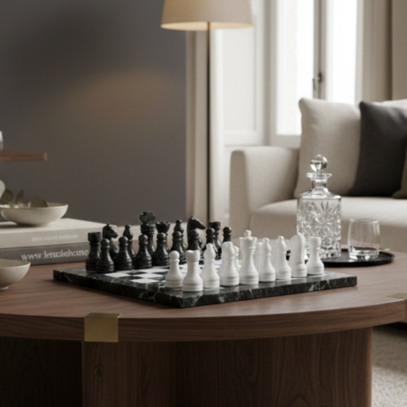 Scacchiera Artigianale in Marmo Nero e Bianco – Set Luxury con Valigia Scacchiera Artigianale in Marmo Nero e Bianco – Set Luxury con Valigia