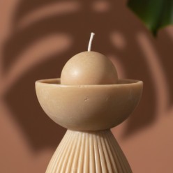 Candela Geometrica Sculturale in Cera Vegetale Beta| Lemoire Home