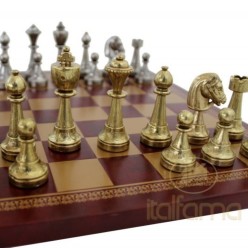 Scacchiera di Lusso Lemoire Home in Similpelle Bordeaux e Oro con Scacchi Staunton in Metallo
