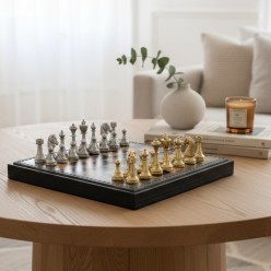 Scacchiera Lusso Multigioco in Similpelle e Scacchi in Metallo Rifiniti a Mano | Lemoire Home