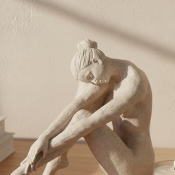 Scultura Moderna di Ballerina in Texture Materica – Collezione d’Autore