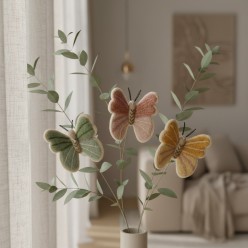 Farfalla in Lana Neozelandese: Micro-Scultura Artigianale