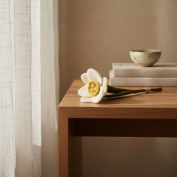 Narciso in Feltro Artigianale 18cm: Fiore Eterno in Lana Premium