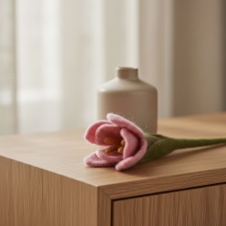 Fiore Crocus in Feltro Rosa 18cm: Artigianato in Lana New Zealand