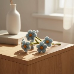 Forget Me Not Light Blue: Ramo in Feltro Artigianale 18 cm