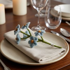Forget Me Not Light Blue: Ramo in Feltro Artigianale 18 cm