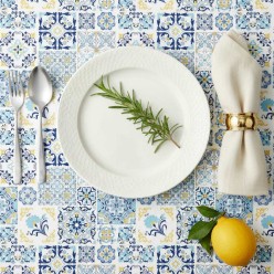Tovaglia Scilla - stile maiolica mediterranea celeste e bianca