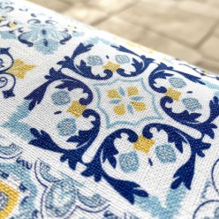 Tovaglia Scilla - stile maiolica mediterranea celeste e bianca