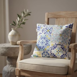 Cuscino arredo in stile maiolica mediterranea – Un tocco d’arte della linea Scilla