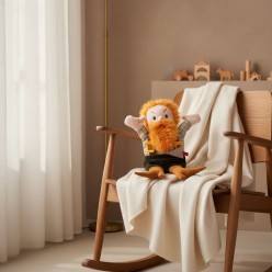 Marionetta Artigianale Ogre: Incanto e Design per Piccoli Sognatori
