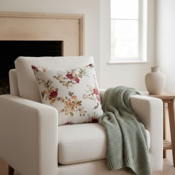 Cuscino Adone: Un’elegante oasi floreale per la tua casa