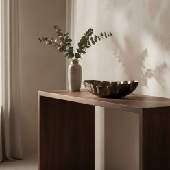 Vassoio Pradesh Bizzotto: Alluminio Battuto e Design Organico