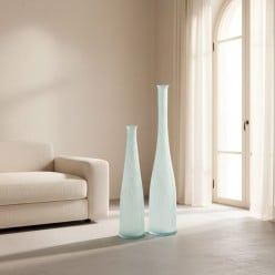Vaso Abby in Vetro Seta Azzurro: Eleganza Verticale H80 e H100