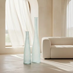 Vaso Abby in Vetro Seta Azzurro: Eleganza Verticale H80 e H100