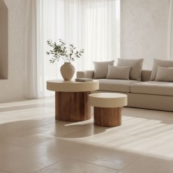 Set 2 Tavolini Ananya: Minimalismo Materico in Acacia e Acciaio Sand