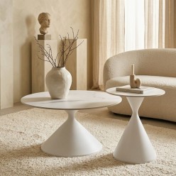 Collezione Tavolini Joona: Design Scultoreo in Gres Porcellanato e Acciaio Bianco
