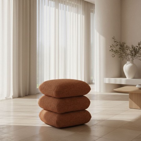 Pouf Scultoreo Terracotta in Bouclé e Legno di Eucalipto – Lemoire