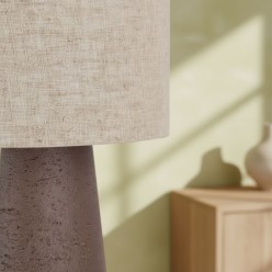 Lampada Marara: Scultura in Fibra di Vetro e Lino Brown - H65,5 cm
