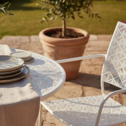 Sedia Outdoor Minerva: Acciaio Bianco Traforato con Braccioli