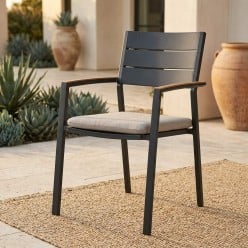 Sedia Zelmar Antracite: Comfort in Alluminio e Design Effetto Legno