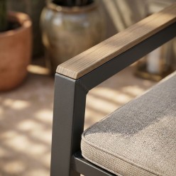 Sedia Zelmar Antracite: Comfort in Alluminio e Design Effetto Legno