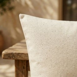 Linee pure e tonalità naturali – Il cuscino arredo Oat Canvas Eunomia