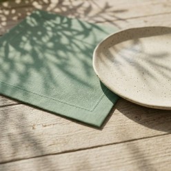 Agave Tovagliolo Gray Green in cotone sartoriale collezione Dafne Lemoire Home