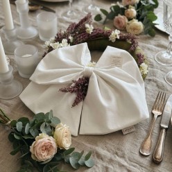 Fuoriporta Artigianale con Fiocco in Cotone e Fiori – Ghirlanda Personalizzabile Lemoire Home