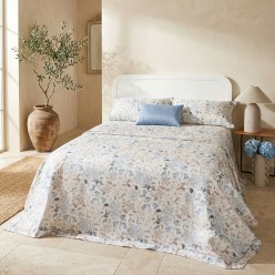 Copriletto Matrimoniale in Piquet di Cotone Antheia – Elegante Stampa Floreale per la Mezza Stagione