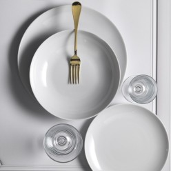 Servizio Piatti 18 Pezzi Essence Weiss: Eleganza Pura in Porcellana