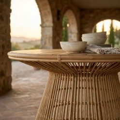 Tavolo Rotondo Outdoor diametro 110 cm in Teak e Rattan | Lemoire Home