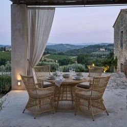 Tavolo Rotondo Outdoor diametro 110 cm in Teak e Rattan | Lemoire Home