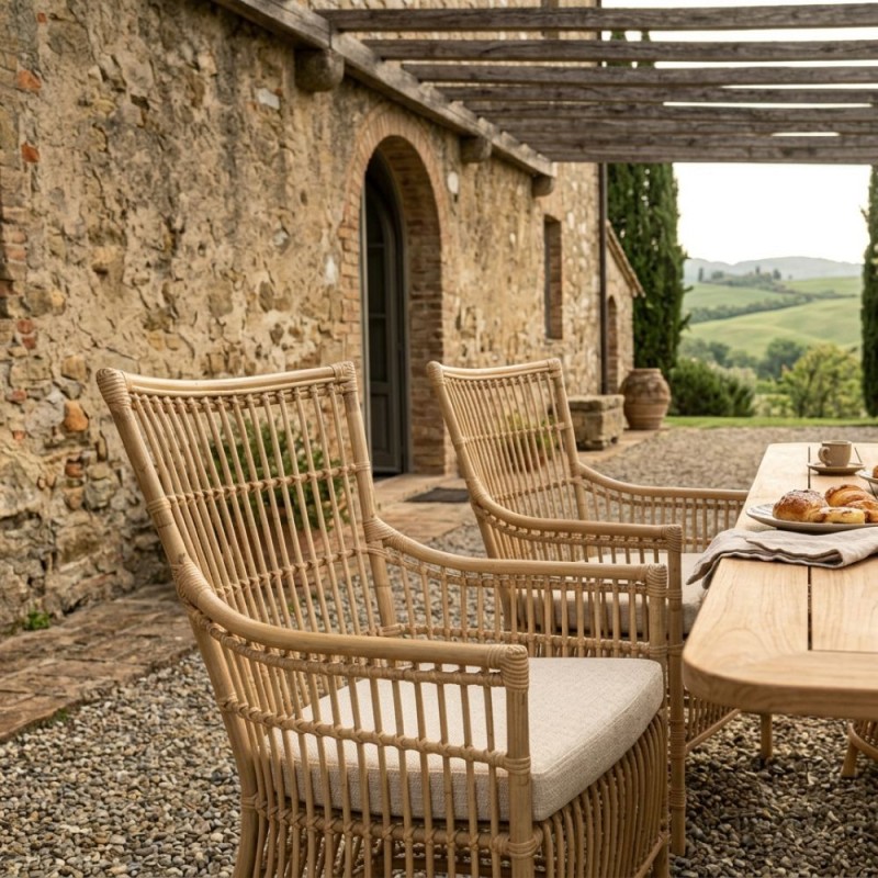 Poltrona effetto rattan Lemoire: Capotavola Outdoor in Fibra Intrecciata Poltrona effetto rattan Lemoire: Capotavola Outdoor in Fibra Intrecciata