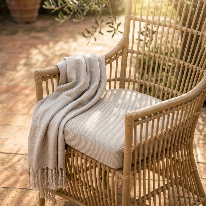 Poltrona effetto rattan Lemoire: Capotavola Outdoor in Fibra Intrecciata Poltrona effetto rattan Lemoire: Capotavola Outdoor in Fibra Intrecciata