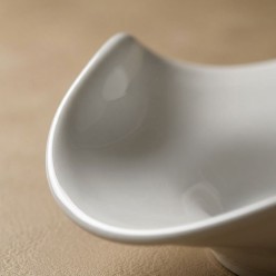 Centrotavola Scultoreo a Onde in Ceramica Bianca H10 D38 Lemoire Home
