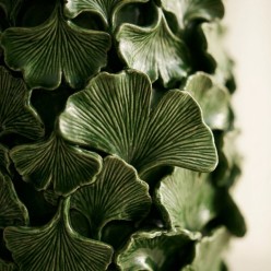 dettaglio Vaso Ginkgo Biloba Verde H45.5 - Selezione Lemoire Home