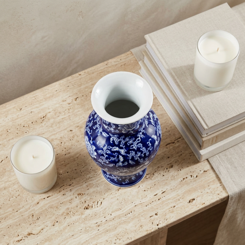 Vaso Chinoiserie Blu e Bianco H35,5 cm – Selezione Lemoire Home Vaso Chinoiserie Blu e Bianco H35,5 cm – Selezione Lemoire Home
