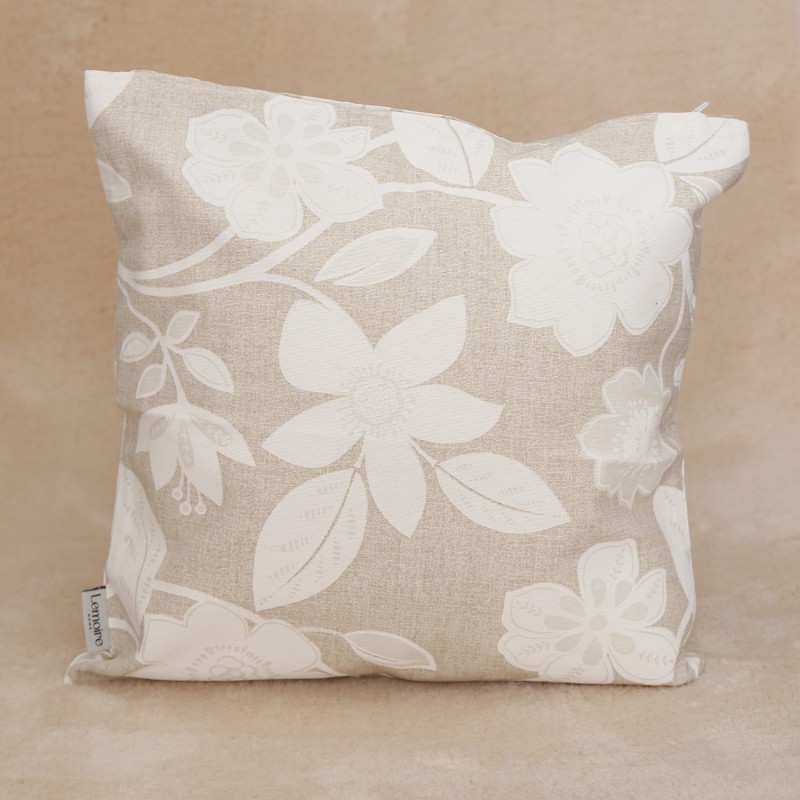 Tovagliato collezione Igea fiori panna su fondo beige Tovagliato collezione Igea fiori panna su fondo beige
