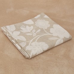 Tovagliato collezione Igea fiori panna su fondo beige