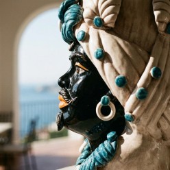 Testa di Moro Luxury Abhika: Vaso Scultura in Ceramica Made in Italy