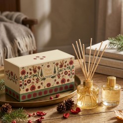 Set Regalo di Natale EDG "Magic Forest": Profumatore a Bastoncini e Spray Ambiente