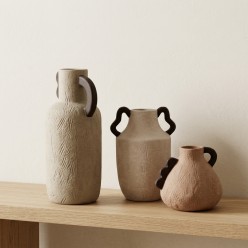 Tris Vasi Jorg in Gres con Manici Scultorei | Lemoire Home